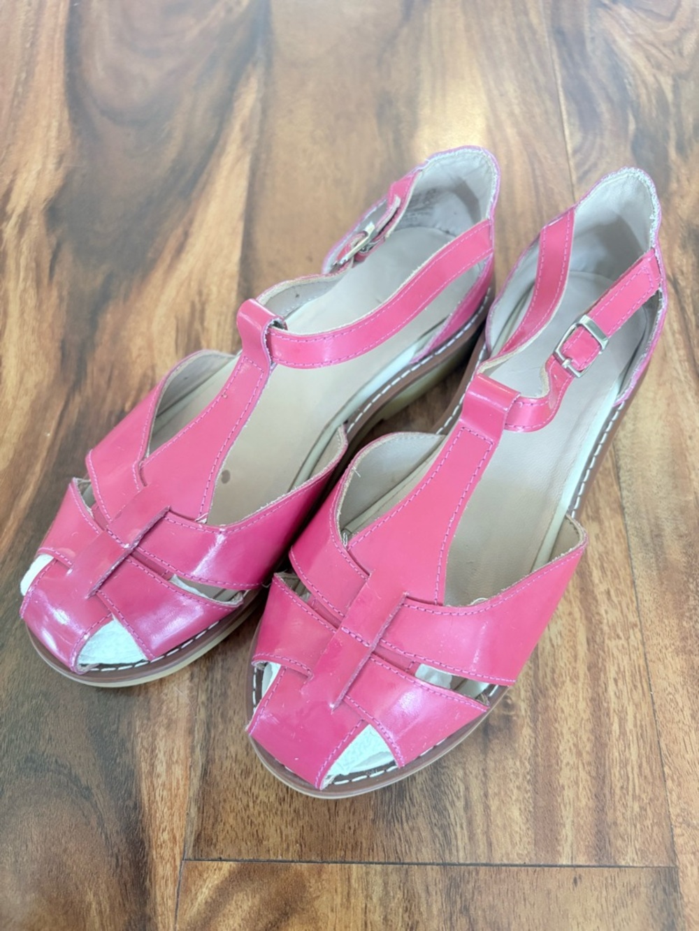 Elephantito Girls Bright Pink Patent Leather T Strap Sandals 13 US 30 Shoes